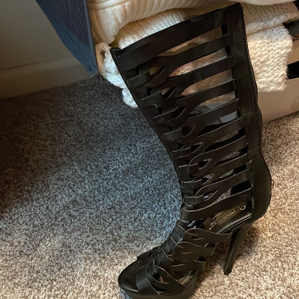 strappy, sexy black boots, size 7 - Picture 7 of 7